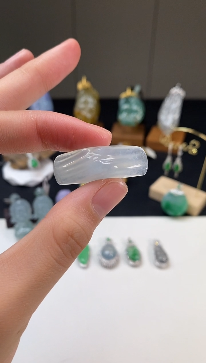 【闪购商品】翡翠吊坠(不含链)未镶嵌山丘