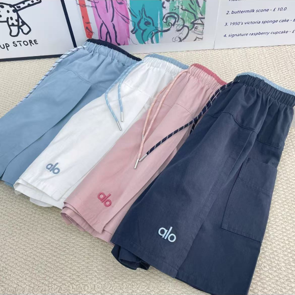 YX夏季爆款时尚韩系短不规则设计师款洋气休闲百搭撞色腰头短裤
