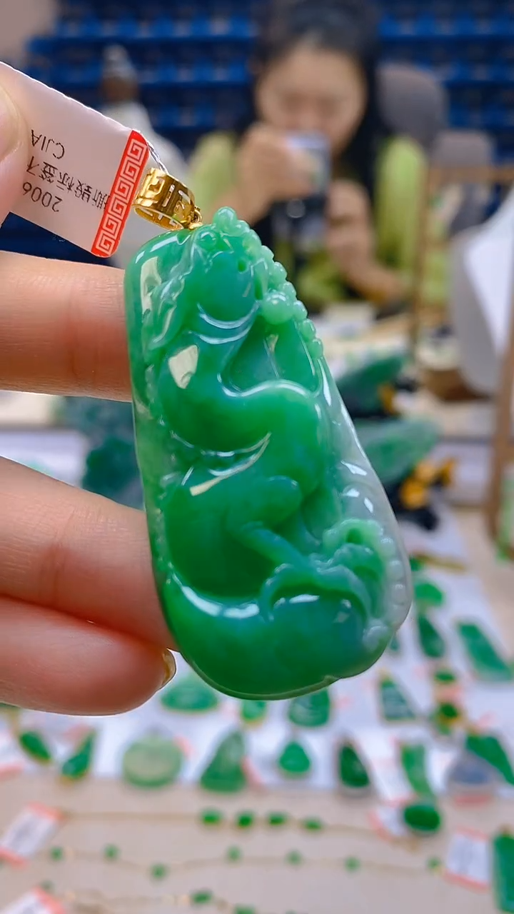 颈饰18K金镶嵌翡翠新号开播 全场乱卖