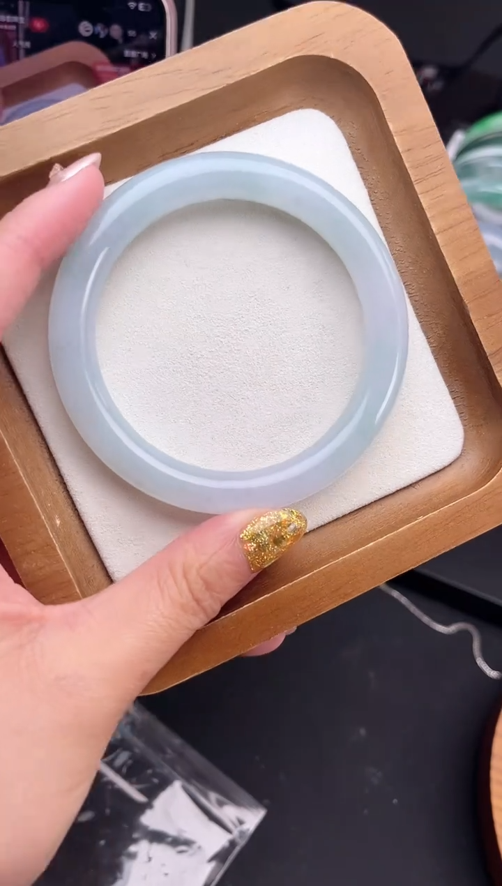 【闪购商品】翡翠手镯未镶嵌手镯