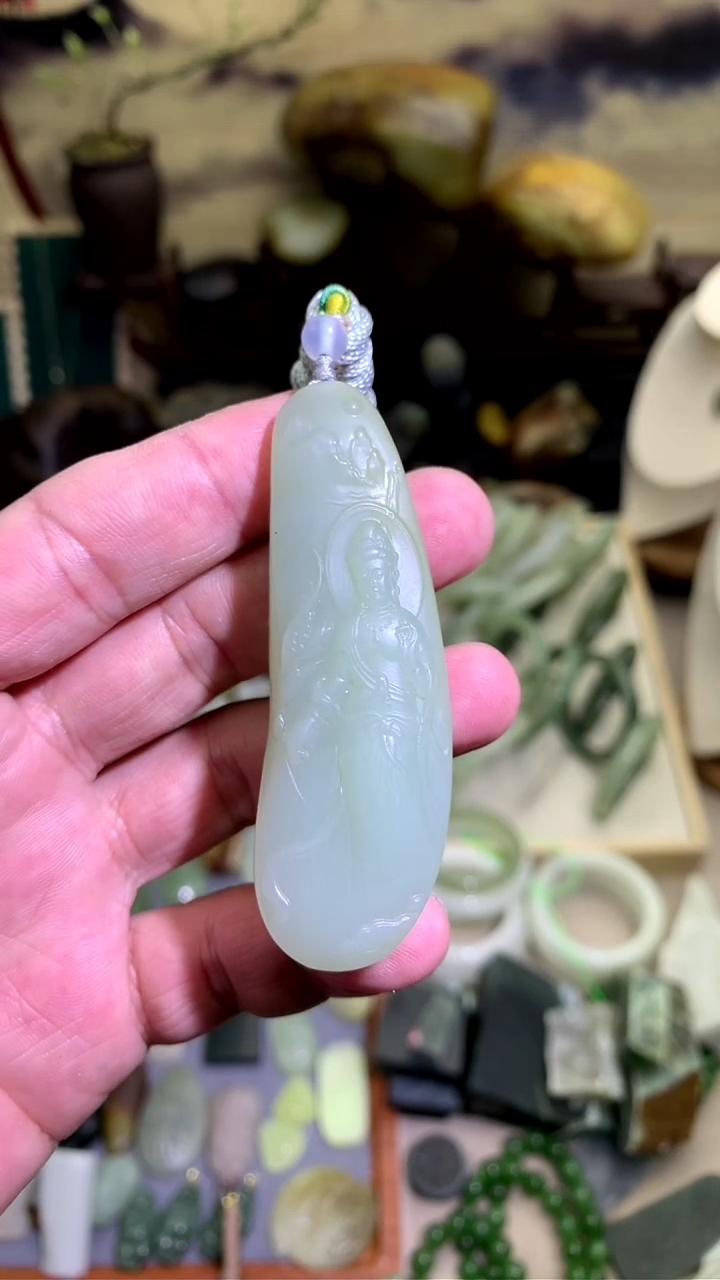 【闪购商品】和田玉颈饰未镶嵌粉青色站观音