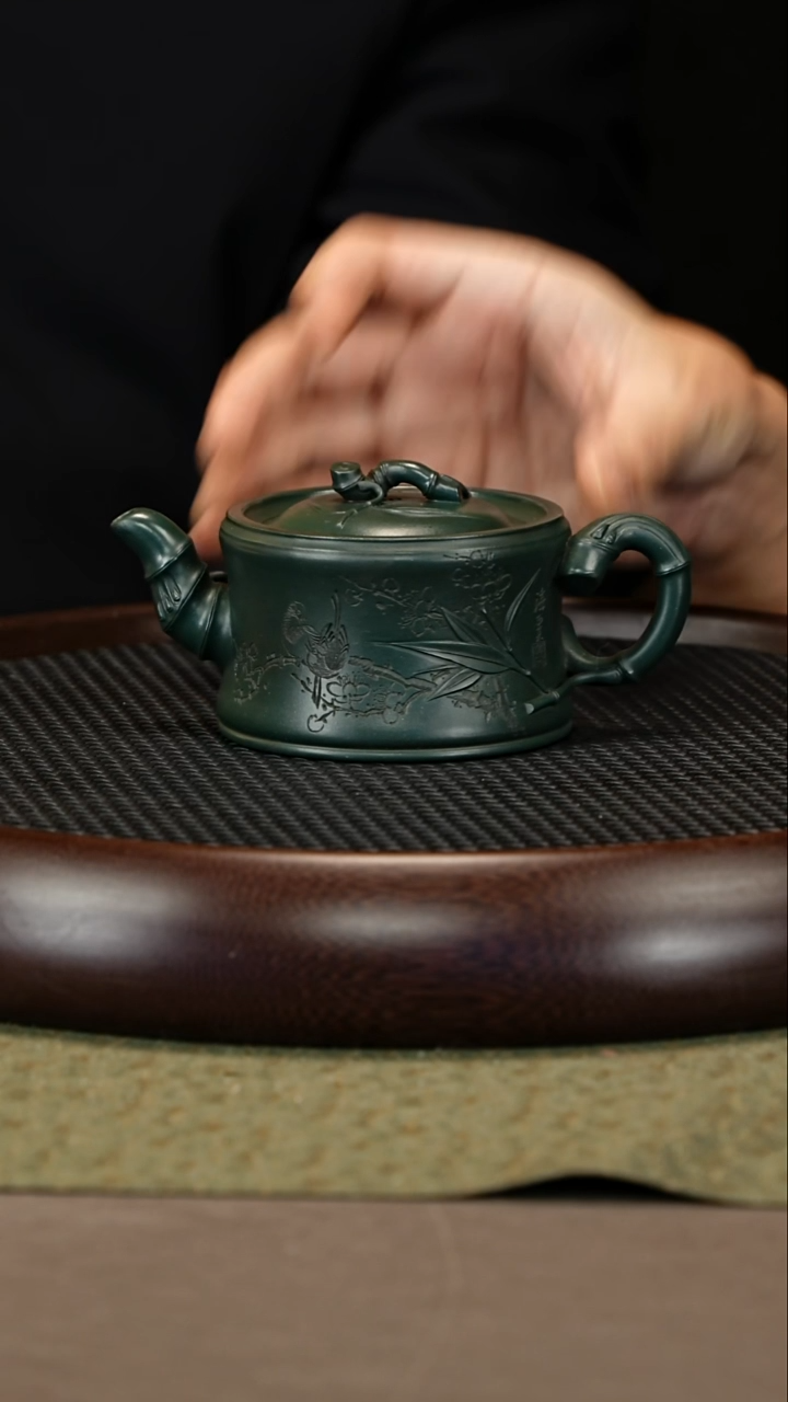 茶壶紫砂16 顾顺芝 顾氏墨绿泥 一品竹段240cc