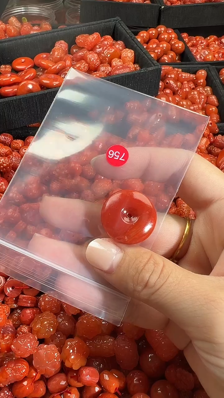 颈饰未镶嵌南红玛瑙1