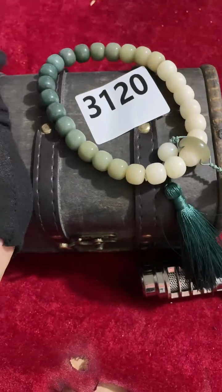 滴血莲花菩提手串菩提手串编号120