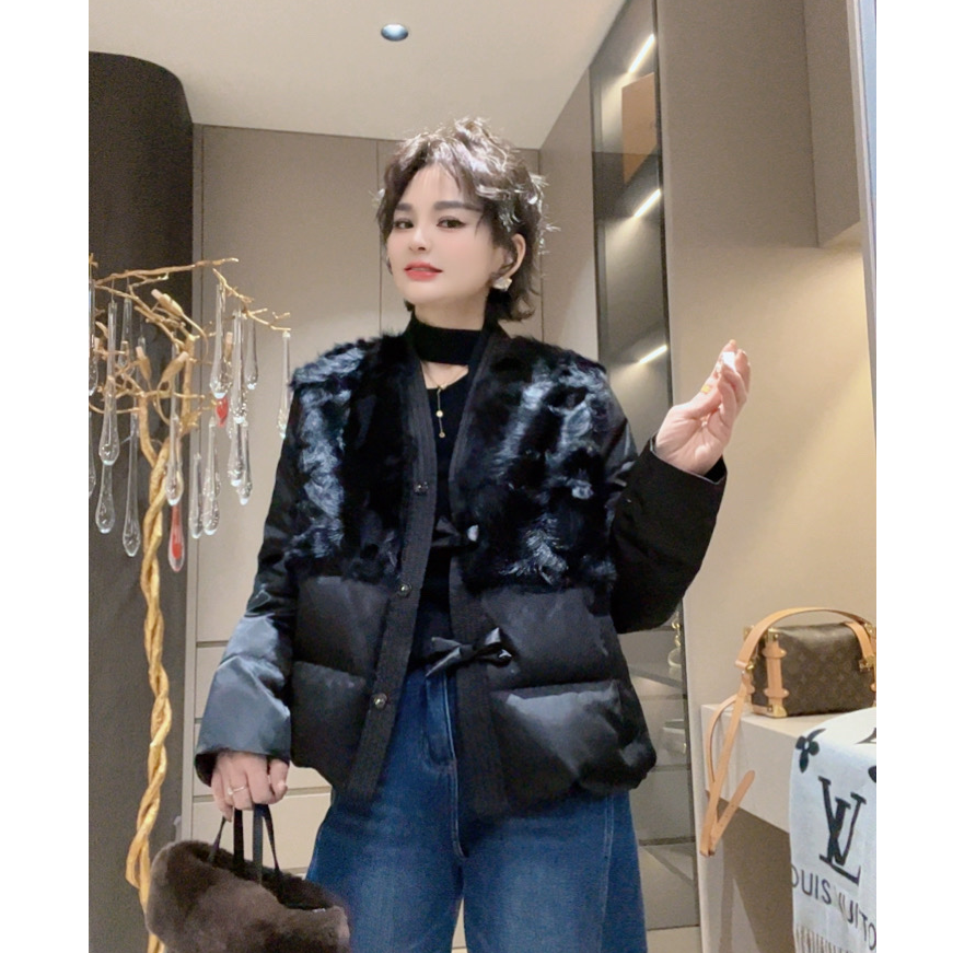 ZM25年新款V领小香风气质百搭保暖加绒加厚款羽绒服25082