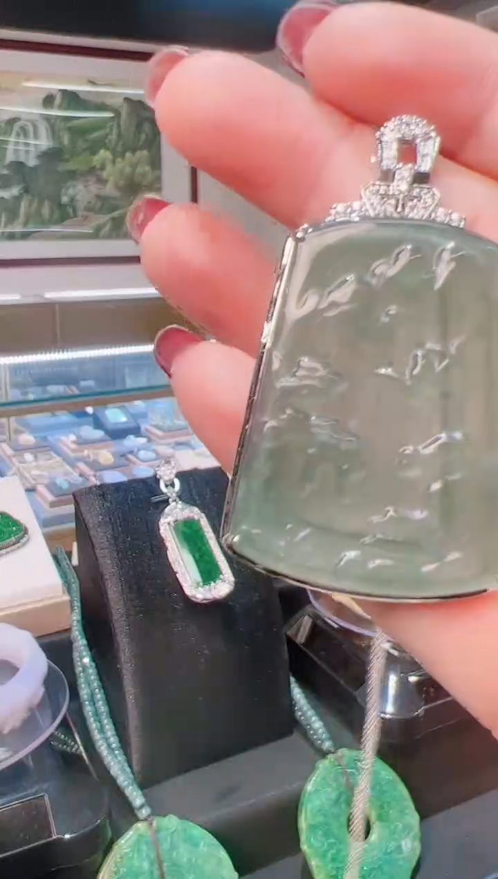 【闪购商品】翡翠未镶嵌颈饰202531938