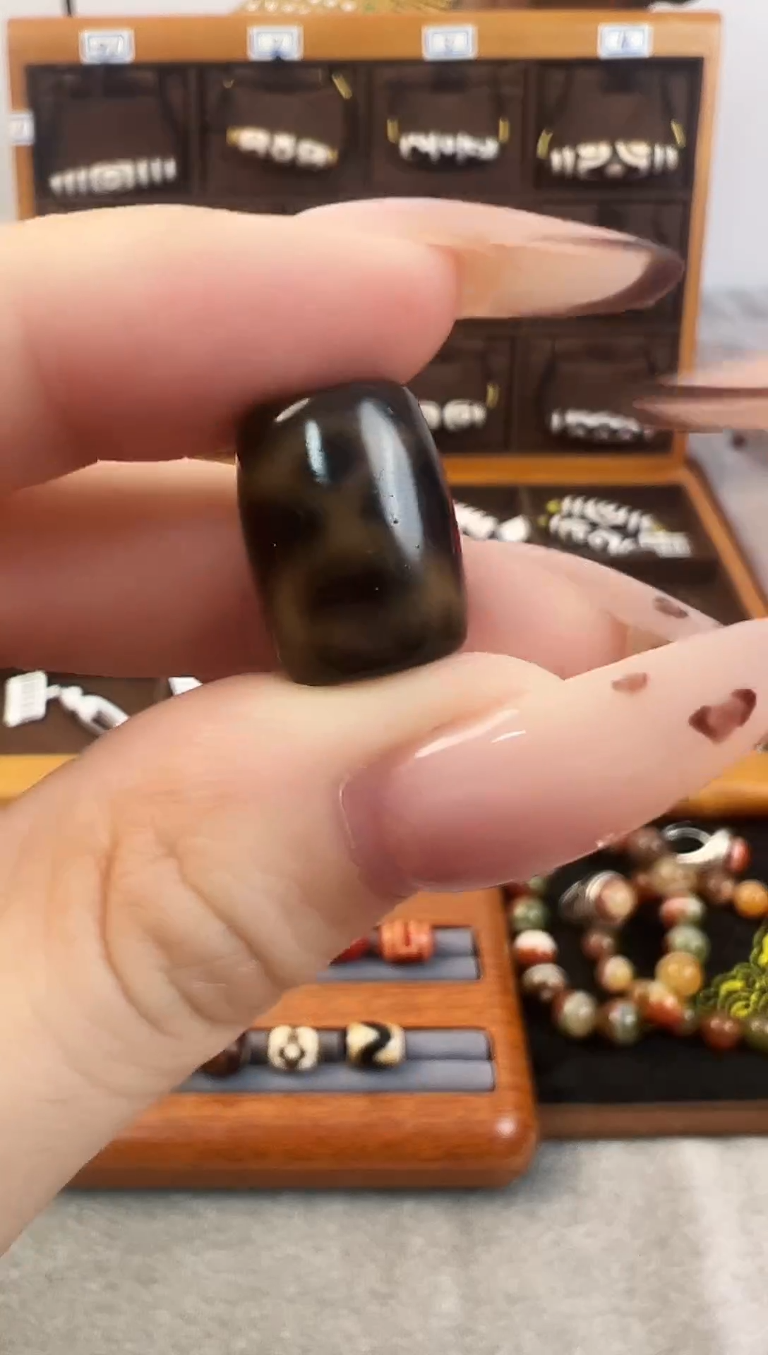 玛瑙/玉髓（覆膜）颈饰未镶嵌13.（微瑕）