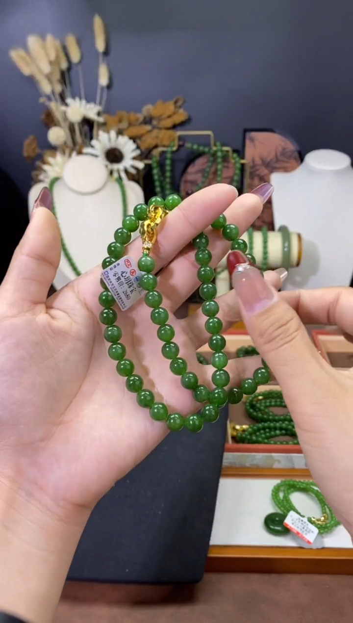 【闪购商品】和田玉（碧玉）颈饰未镶嵌8阳绿锁骨链