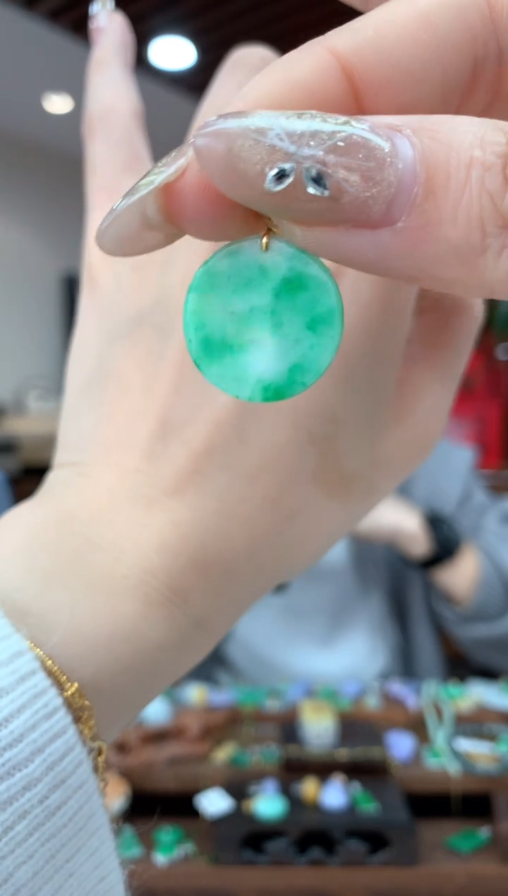 【闪购商品】翡翠吊坠(不含链)18K金镶嵌圆牌