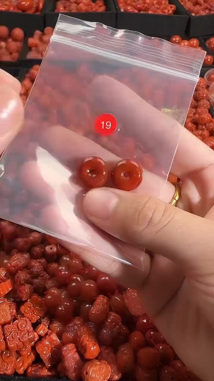 颈饰未镶嵌南红玛瑙1