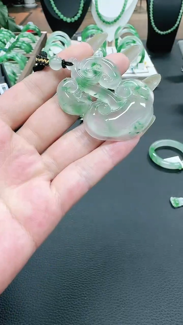 未镶嵌1石英质玉（非洲翠）/8829