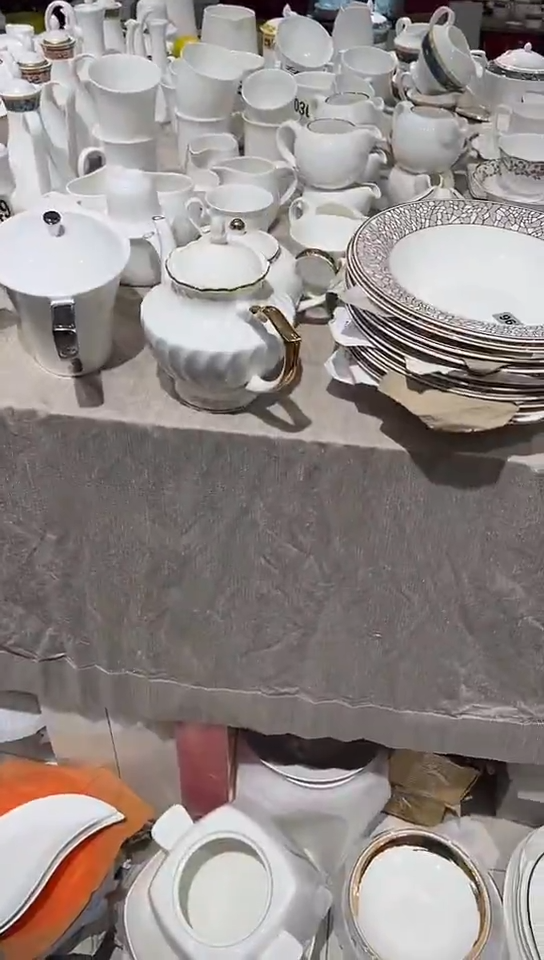 瓷飞****π包金螺纹壶1个微瑕