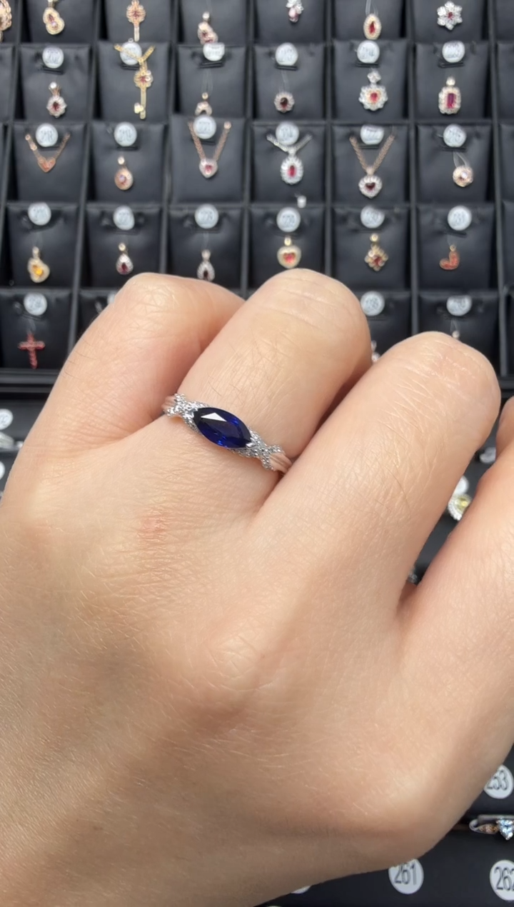 戒指蓝宝石18K金镶嵌主石0.94ct