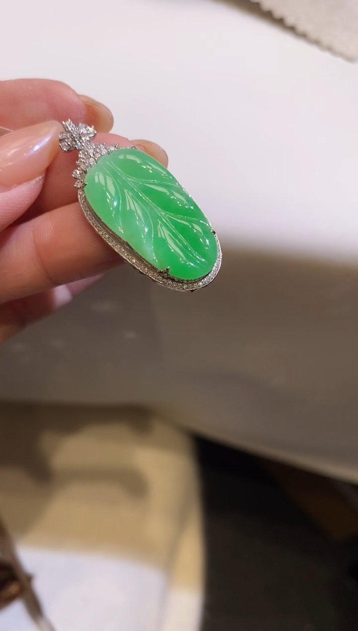 吊坠(不含链)18K金镶嵌翡翠叶子