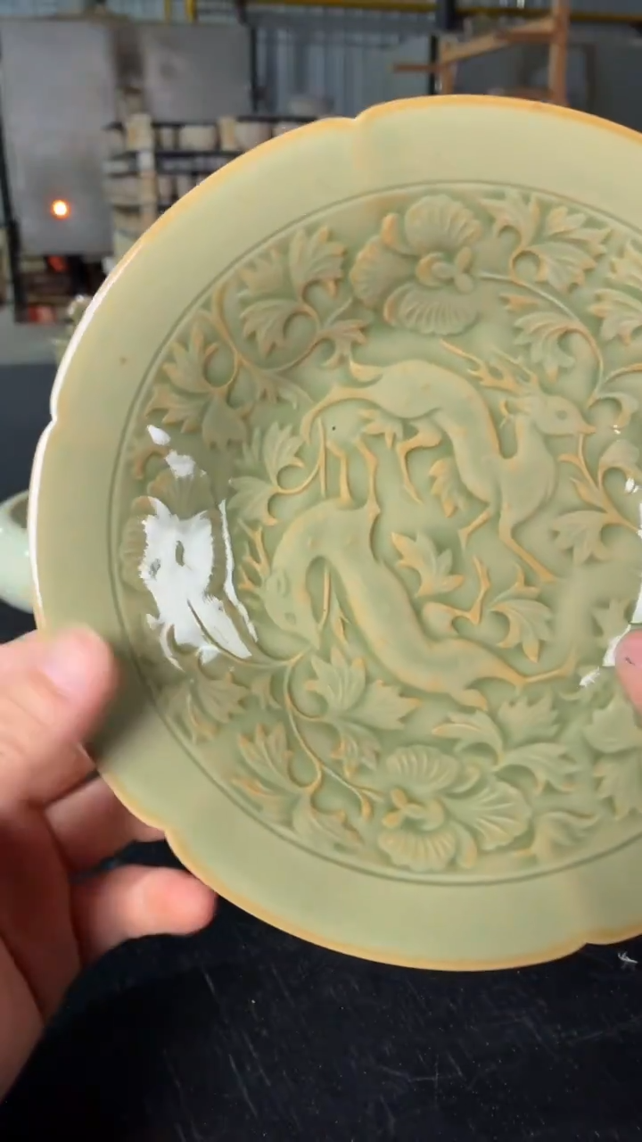 耀州窑仰山双鹿盘大瑕黑点