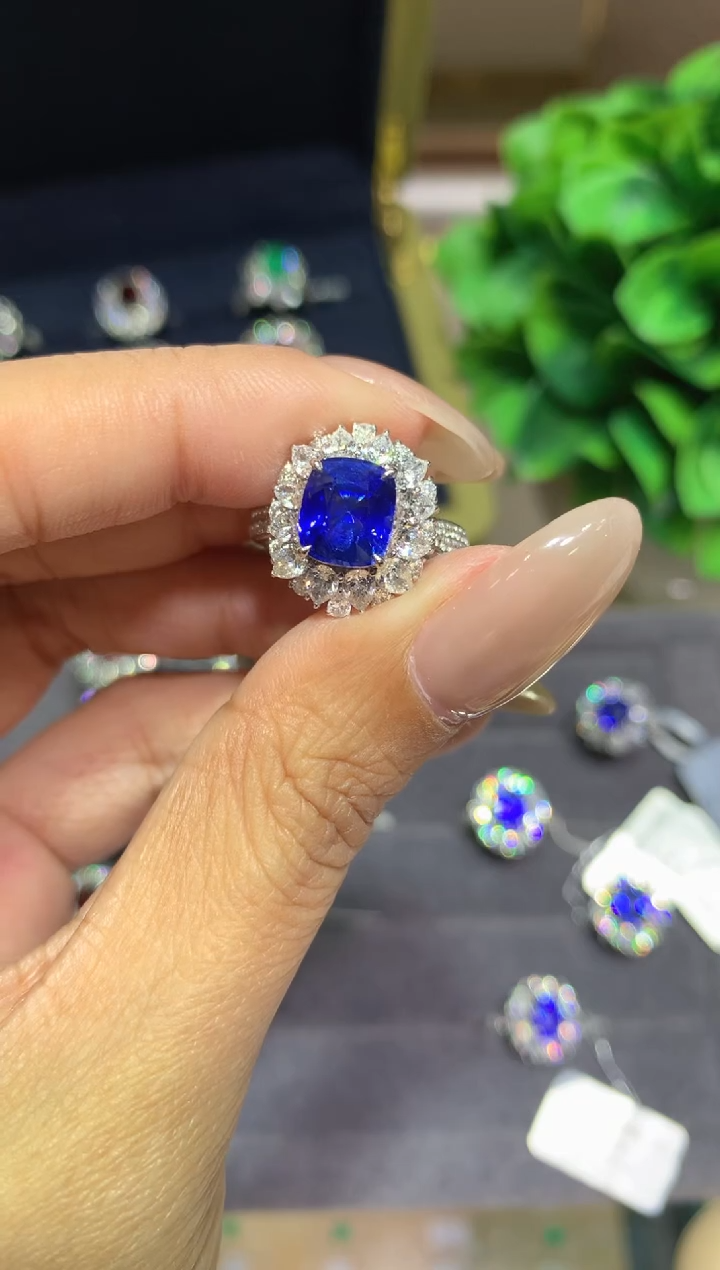 戒指蓝宝石18K金镶嵌用****32.64ct分单