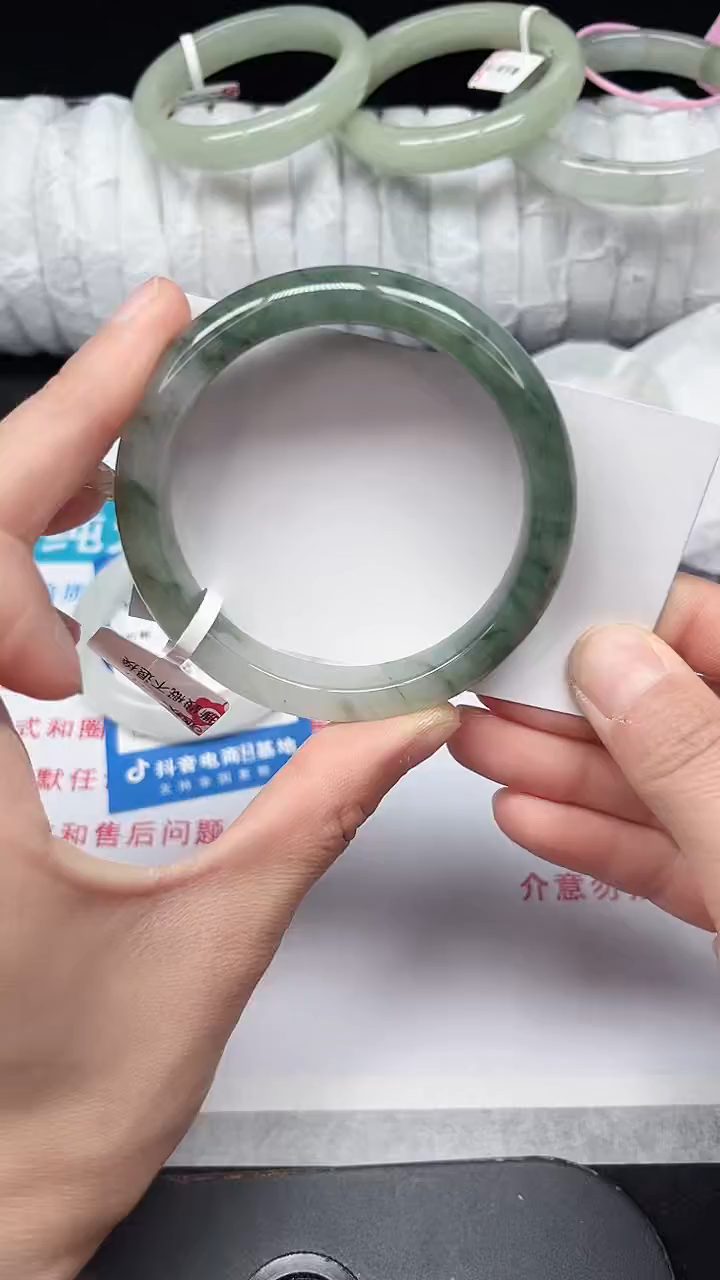 未镶嵌手镯石英质玉132-56/57