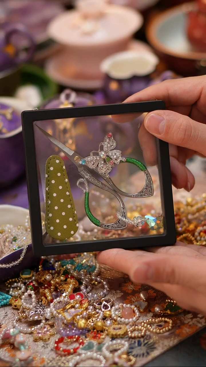 【闪购商品】摆件绿色编织蝴蝶剪刀