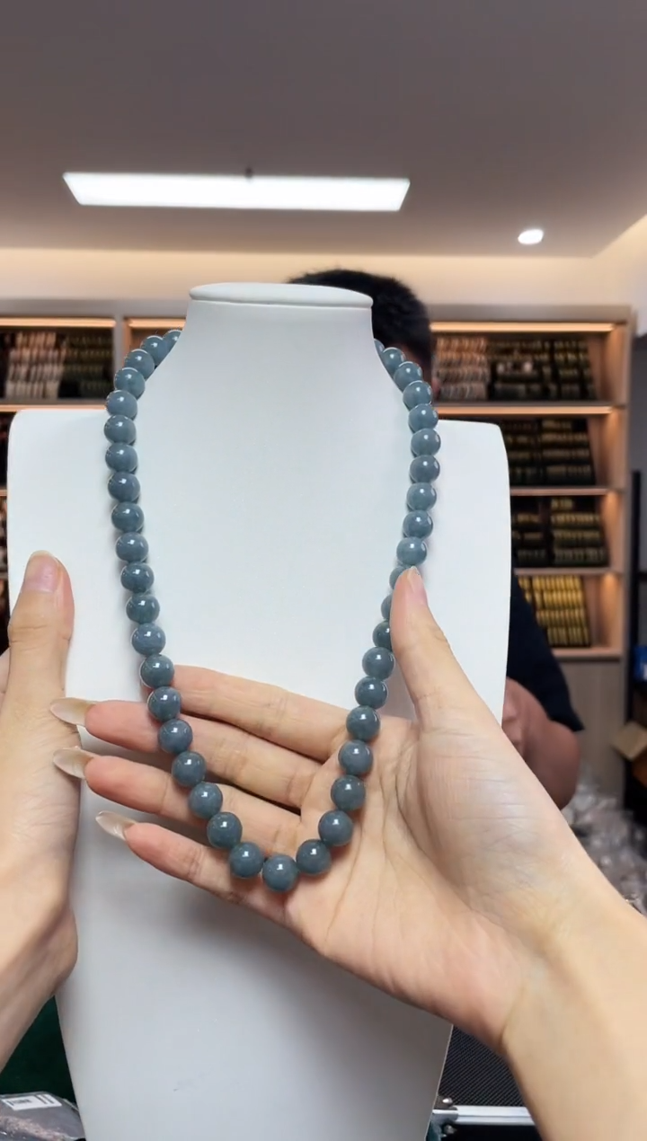 翡翠未镶嵌颈饰多样性发一件