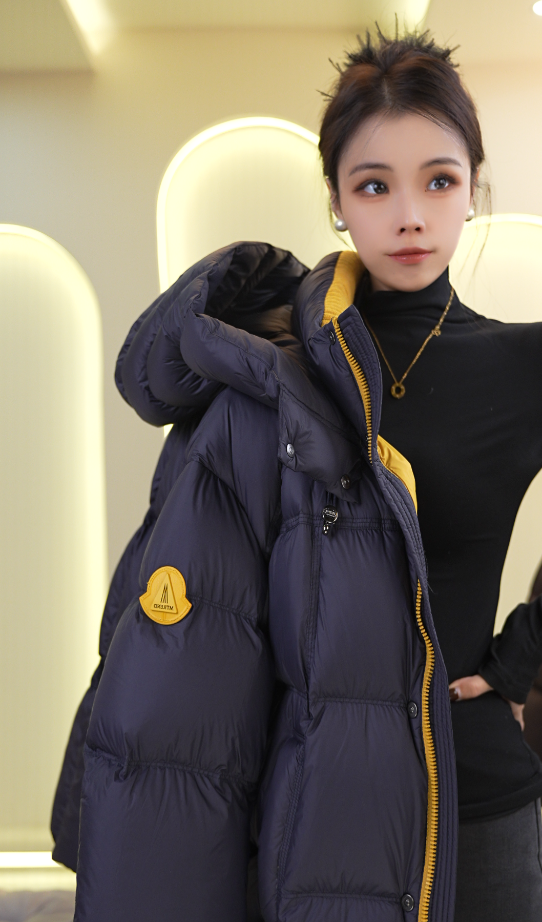 2025年新款白鸭绒羽绒服外套女款冬时尚Y130（梦梦专属）