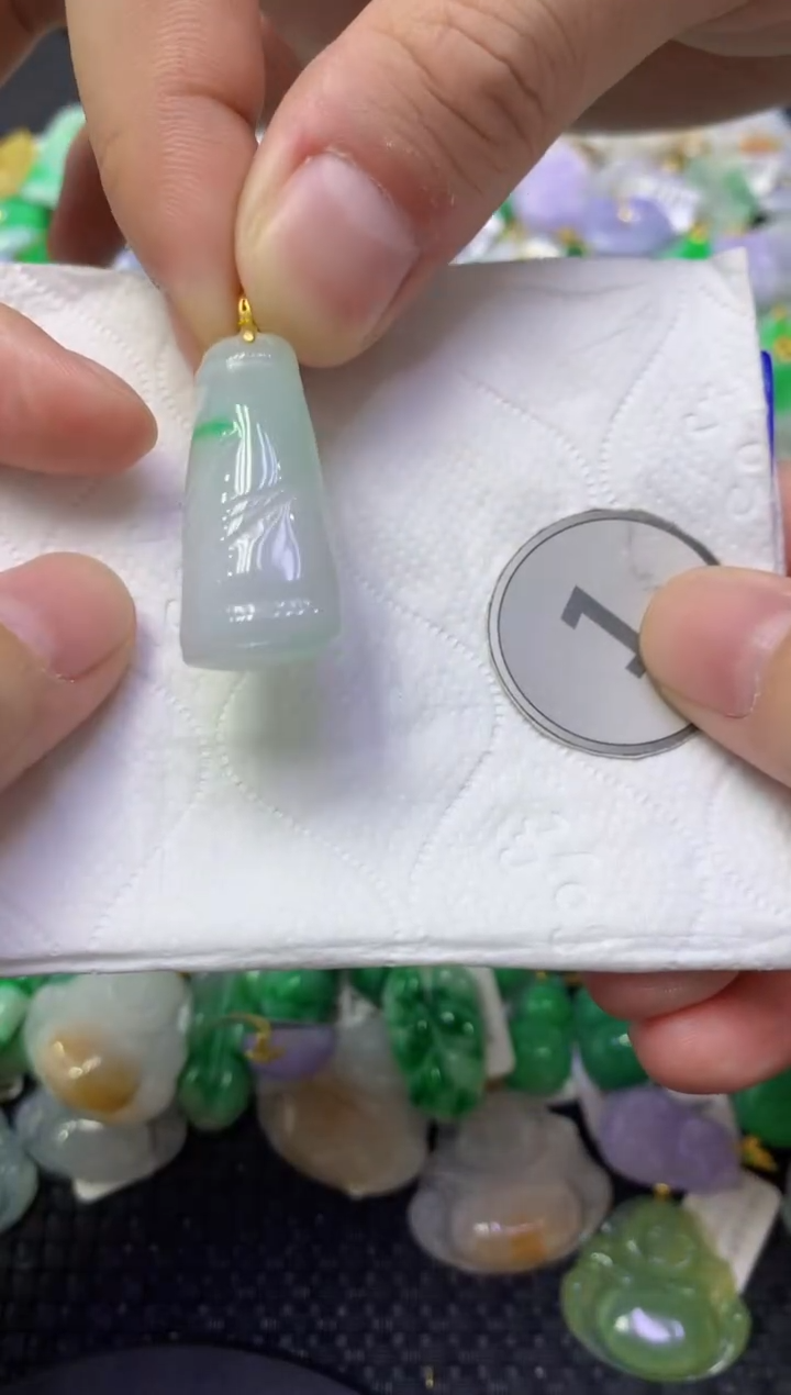 颈饰未镶嵌翡翠天然缅甸翡翠A货