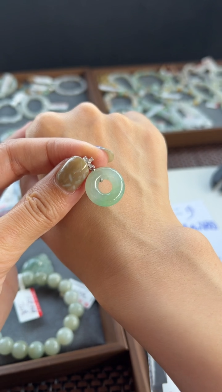 【闪购商品】翡翠吊坠(不含链)18K金镶嵌683号