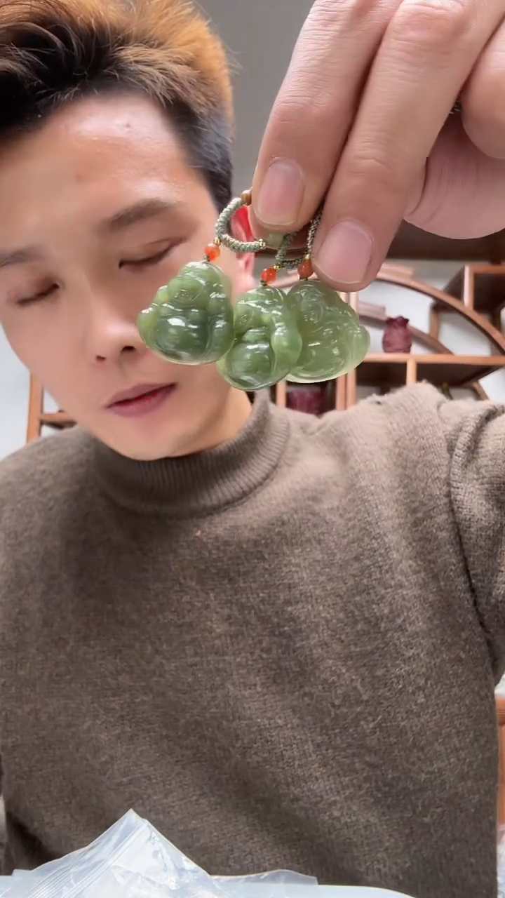 未镶嵌和田玉挂件多样性发其一P-48