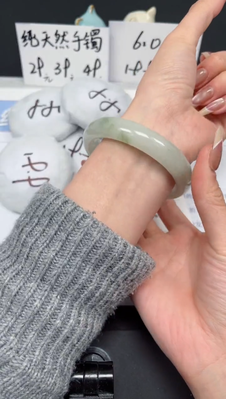 【闪购商品】石英质玉手镯未镶嵌K192-60