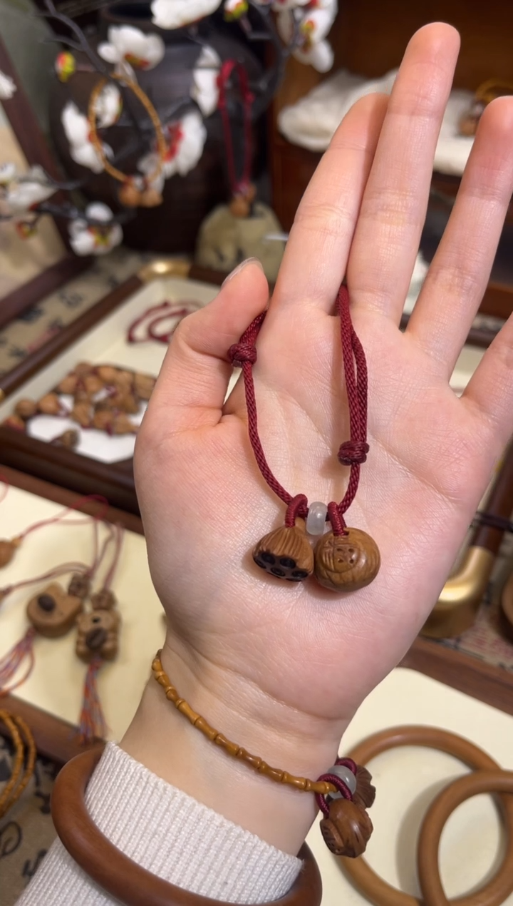 手串桃核【桃缘行】红绳「福气莲莲」桃木桃核辟、挡、驱、护 红绳可调节