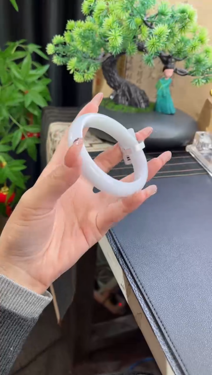 翡翠未镶嵌手镯3翡翠手镯