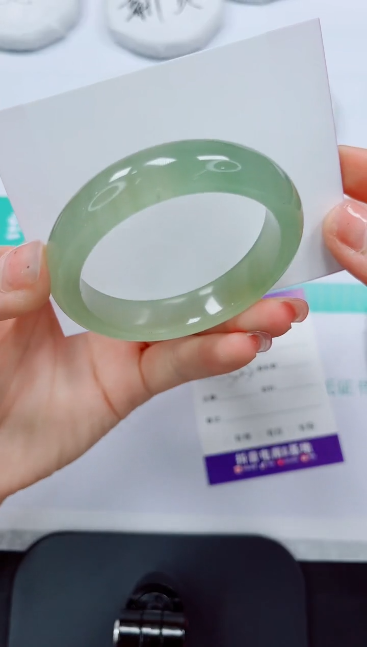 石英质玉手镯未镶嵌147/52.5