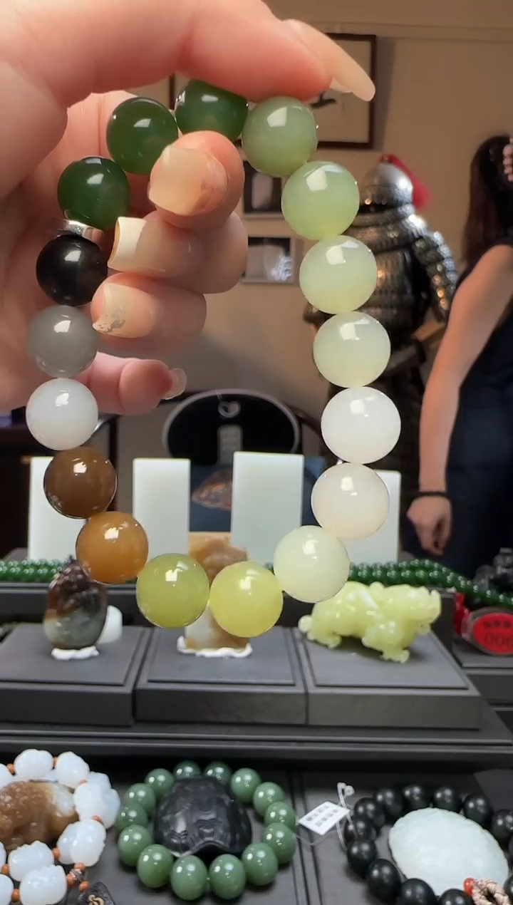 和田玉未镶嵌颈饰多宝圆珠手串