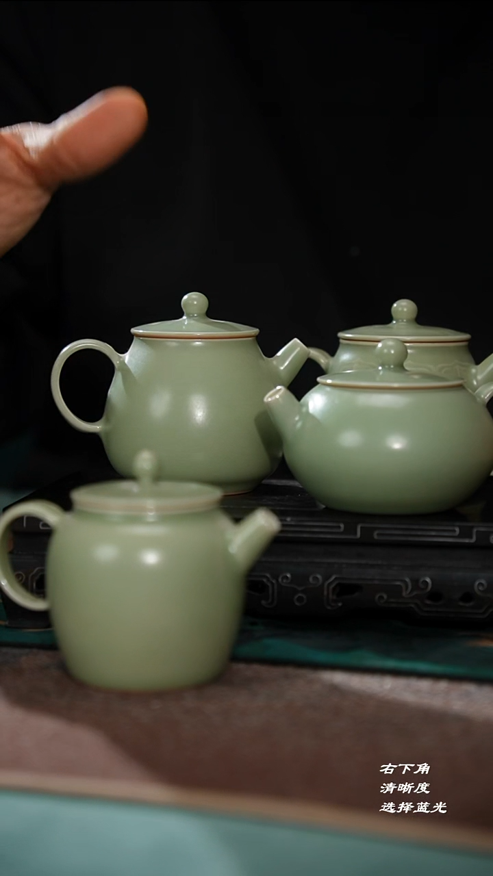 119-10纯手工单壶一把（乳浊豆青 邱铭杰）器型随机