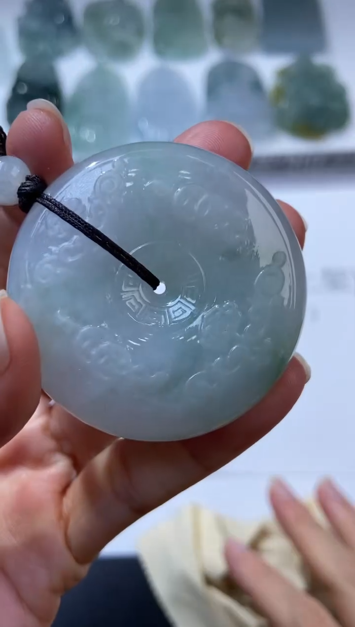 未镶嵌挂件翡翠379141    多人 