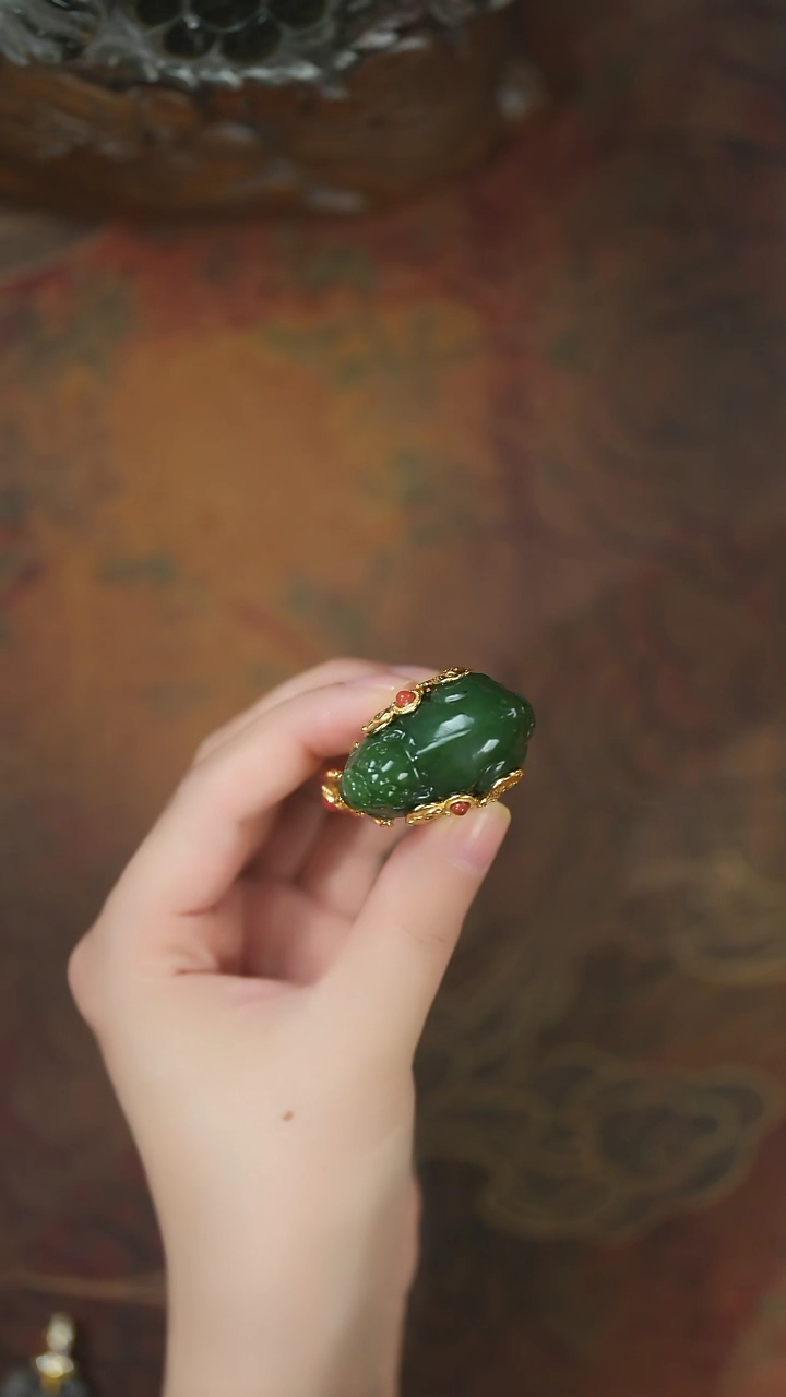 【闪购商品】和田玉戒指银S925镶嵌粉绿碧玉貔貅