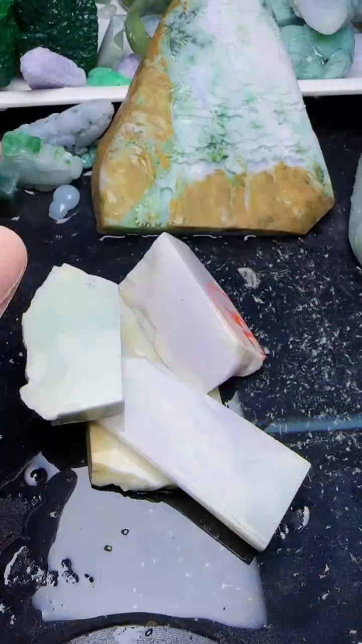 未镶嵌挂件翡翠038