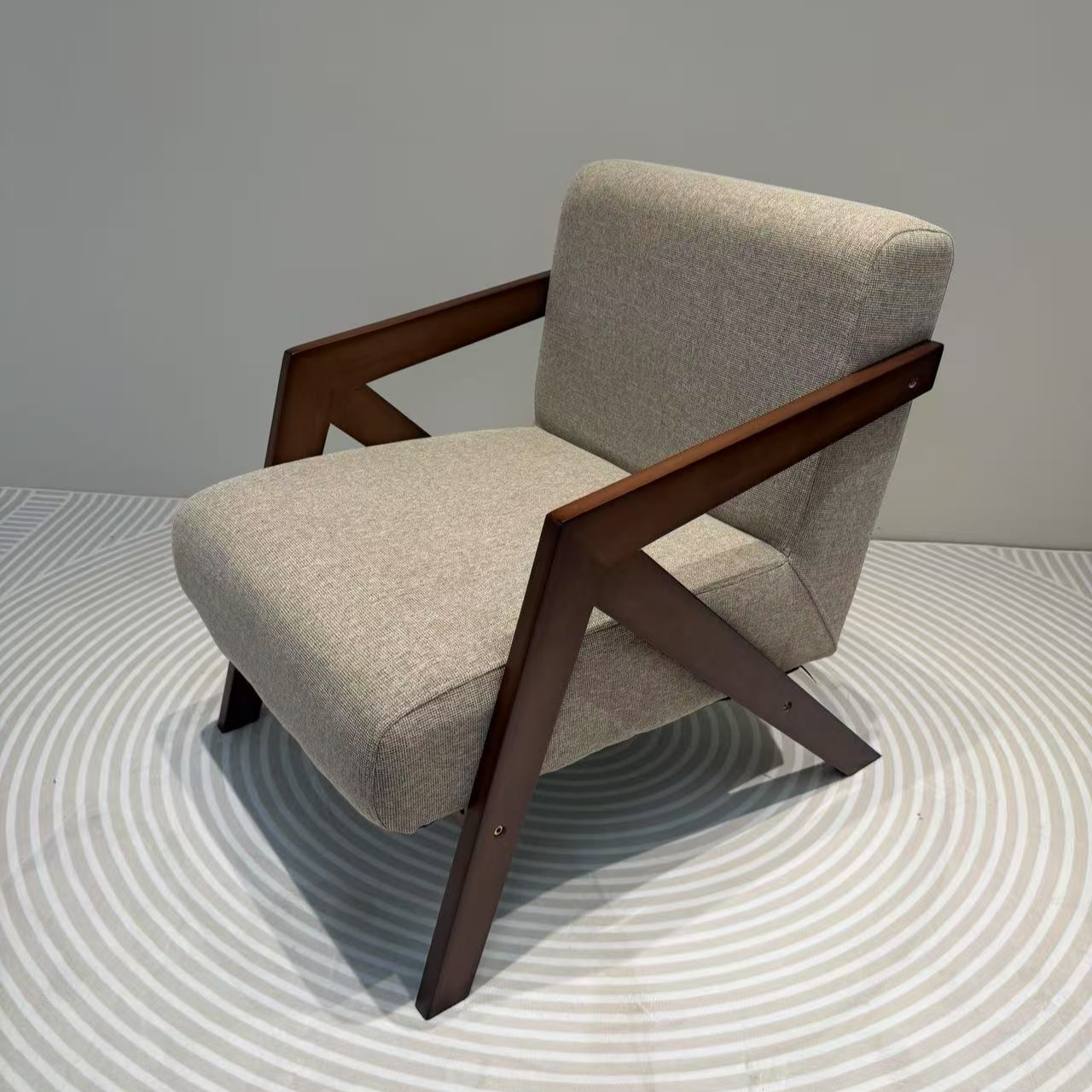 中古风理查德实木阳台餐厅单人沙发椅卧室设计师复古侘寂极简沙发