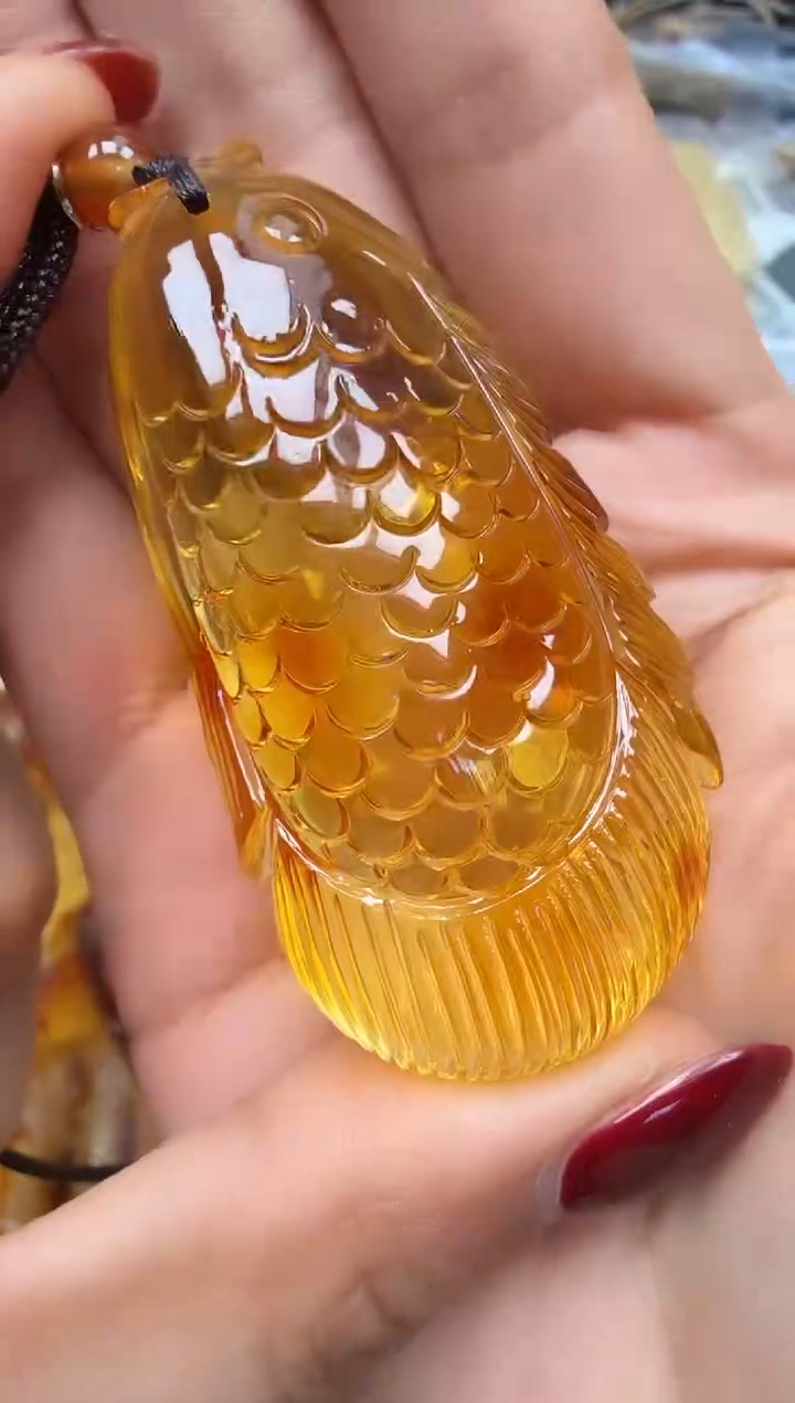 裸石琥珀未镶嵌如图