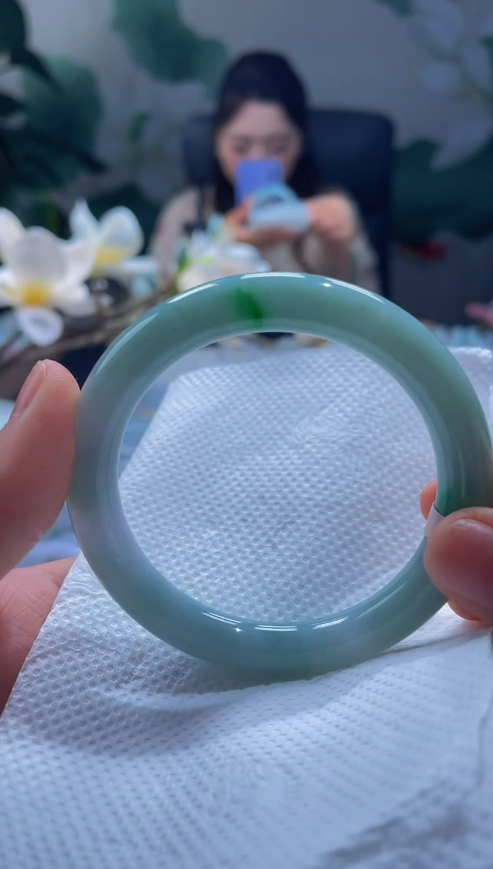 【闪购商品】翡翠手镯未镶嵌220手镯53.9