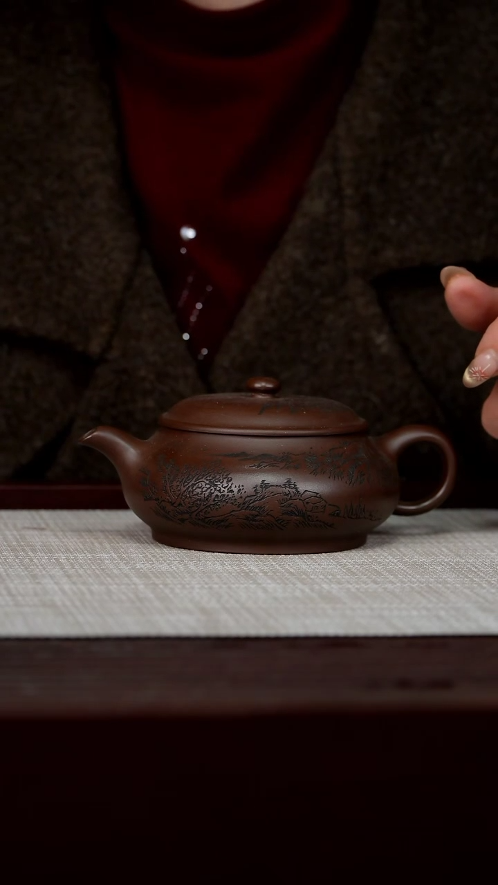 【闪购商品】中国宜兴原矿紫砂壶180