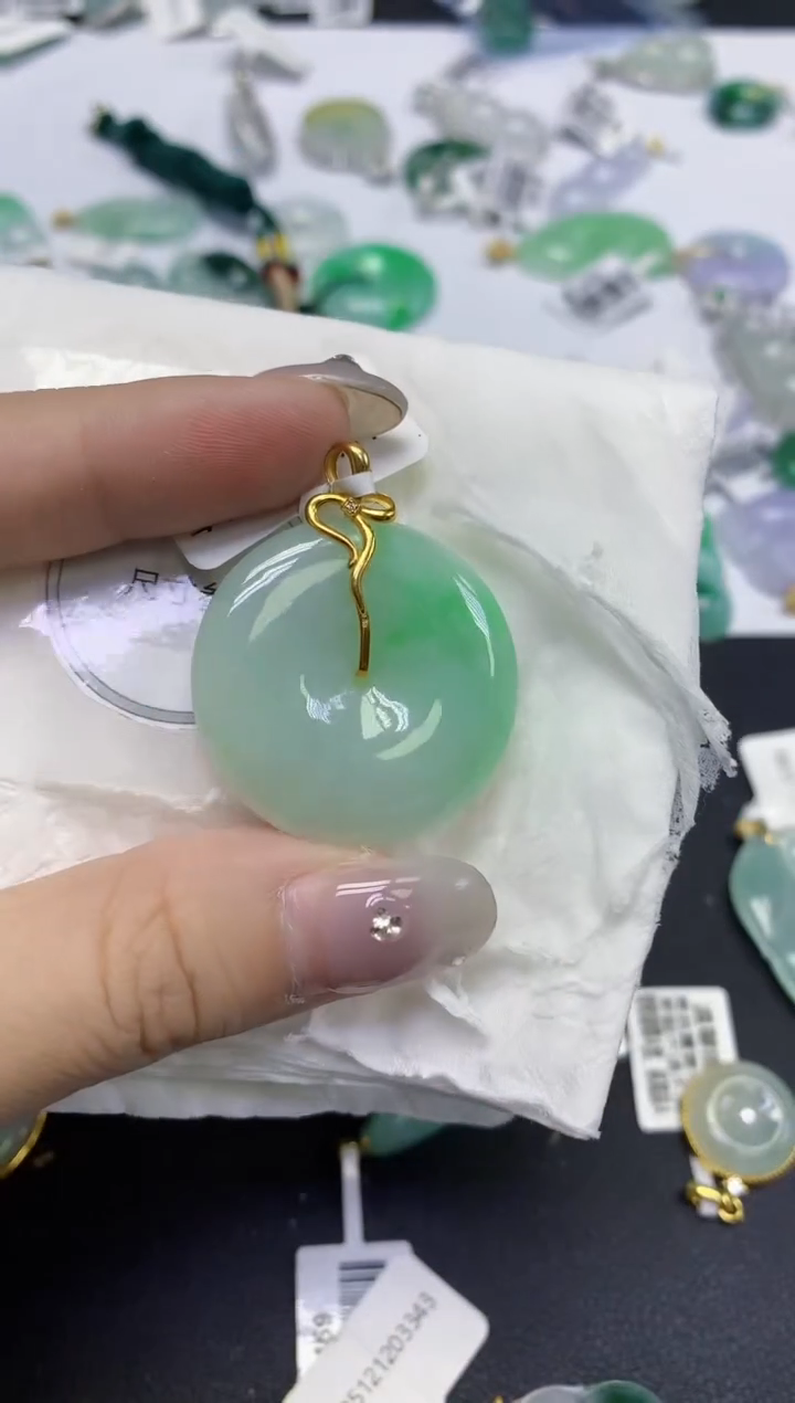 颈饰18K金镶嵌翡翠天然缅甸翡翠A货百元以上9元证书费自理