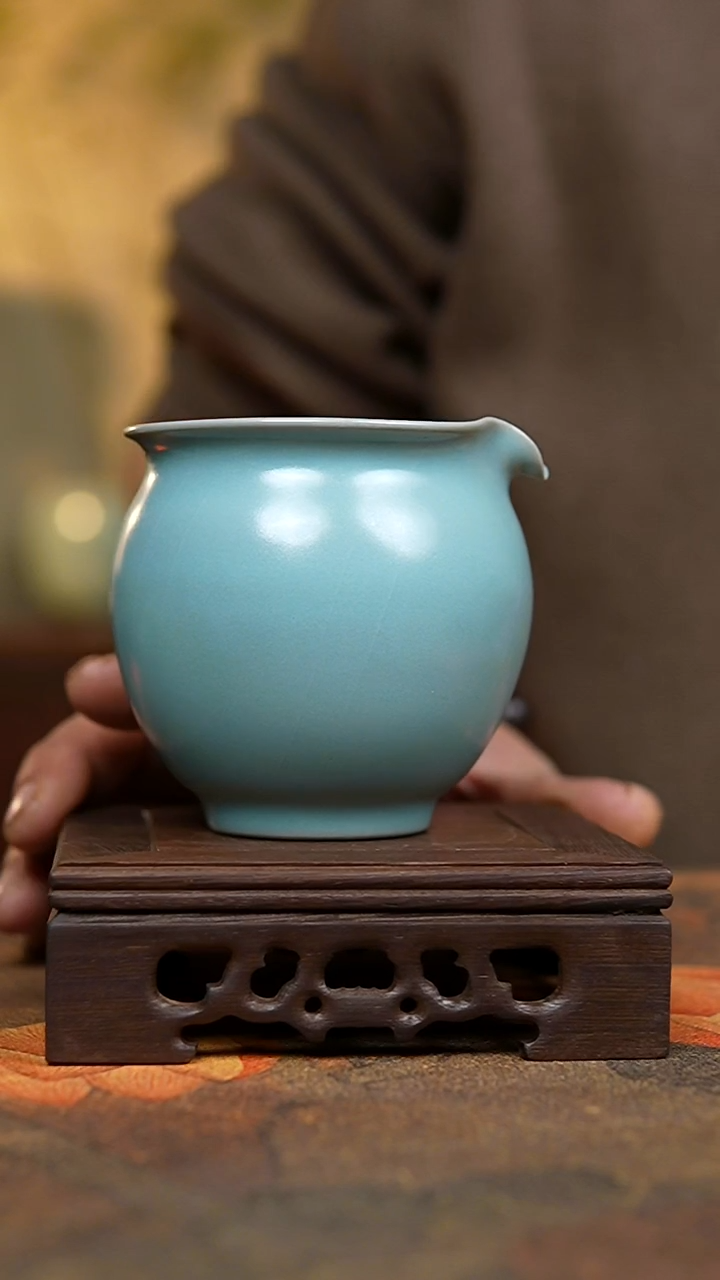 壶非***人仿古天青纯手工公道杯大瑕