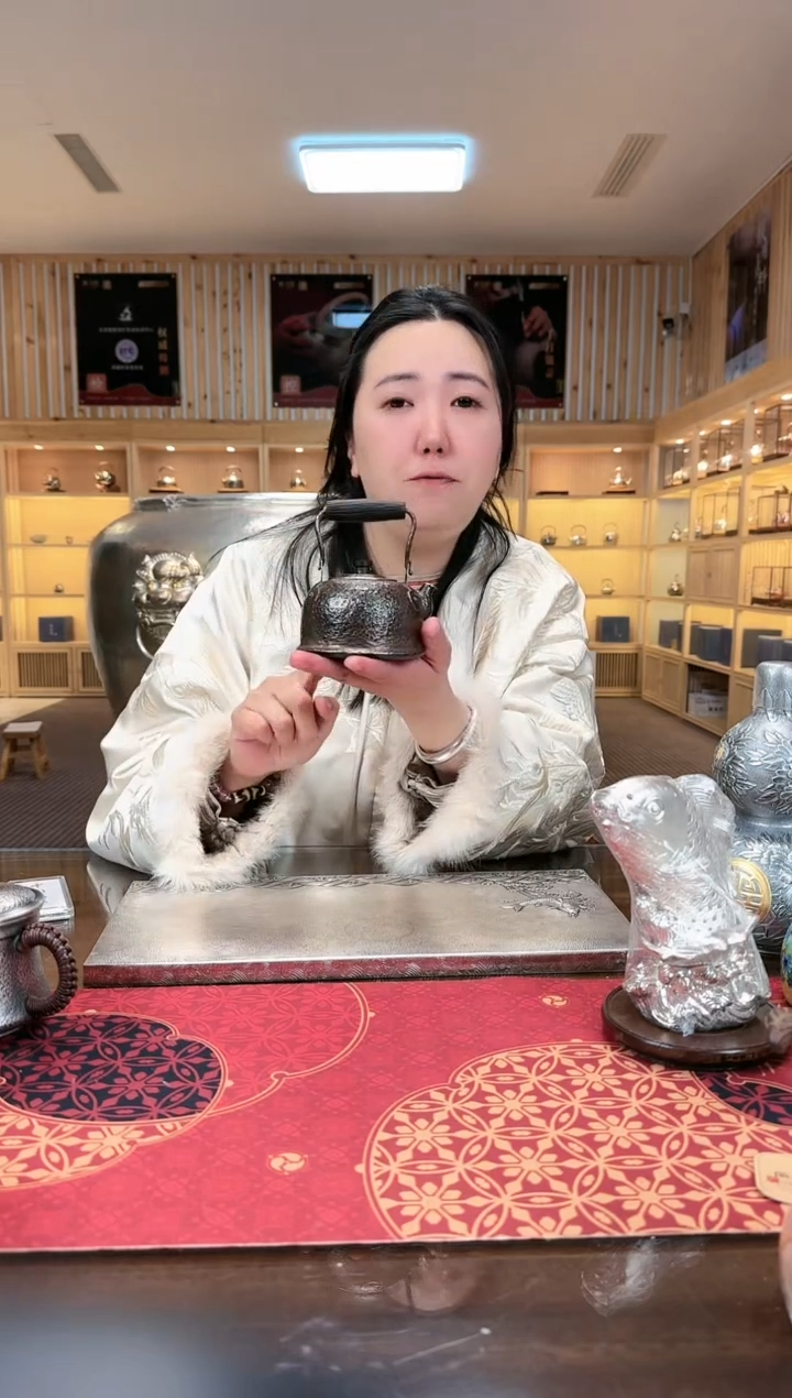 【闪购商品】足银999怀旧复古提梁泡茶壶