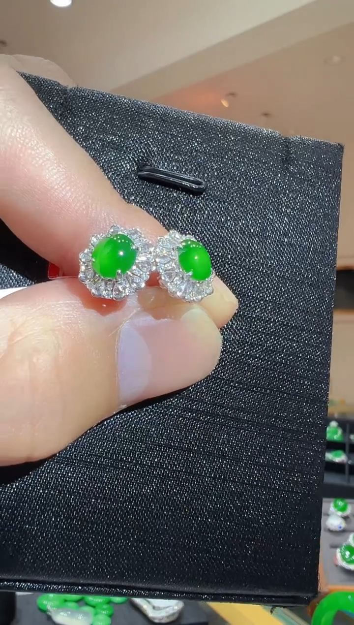 【闪购商品】翡翠耳钉18K金镶嵌             