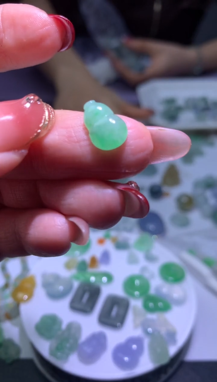 【闪购商品】定制翡翠未镶嵌毛货