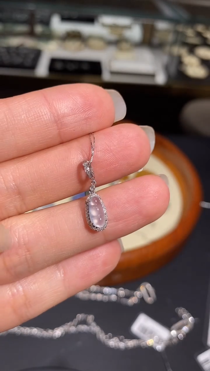 【闪购商品】翡翠颈饰18K金镶嵌吊坠