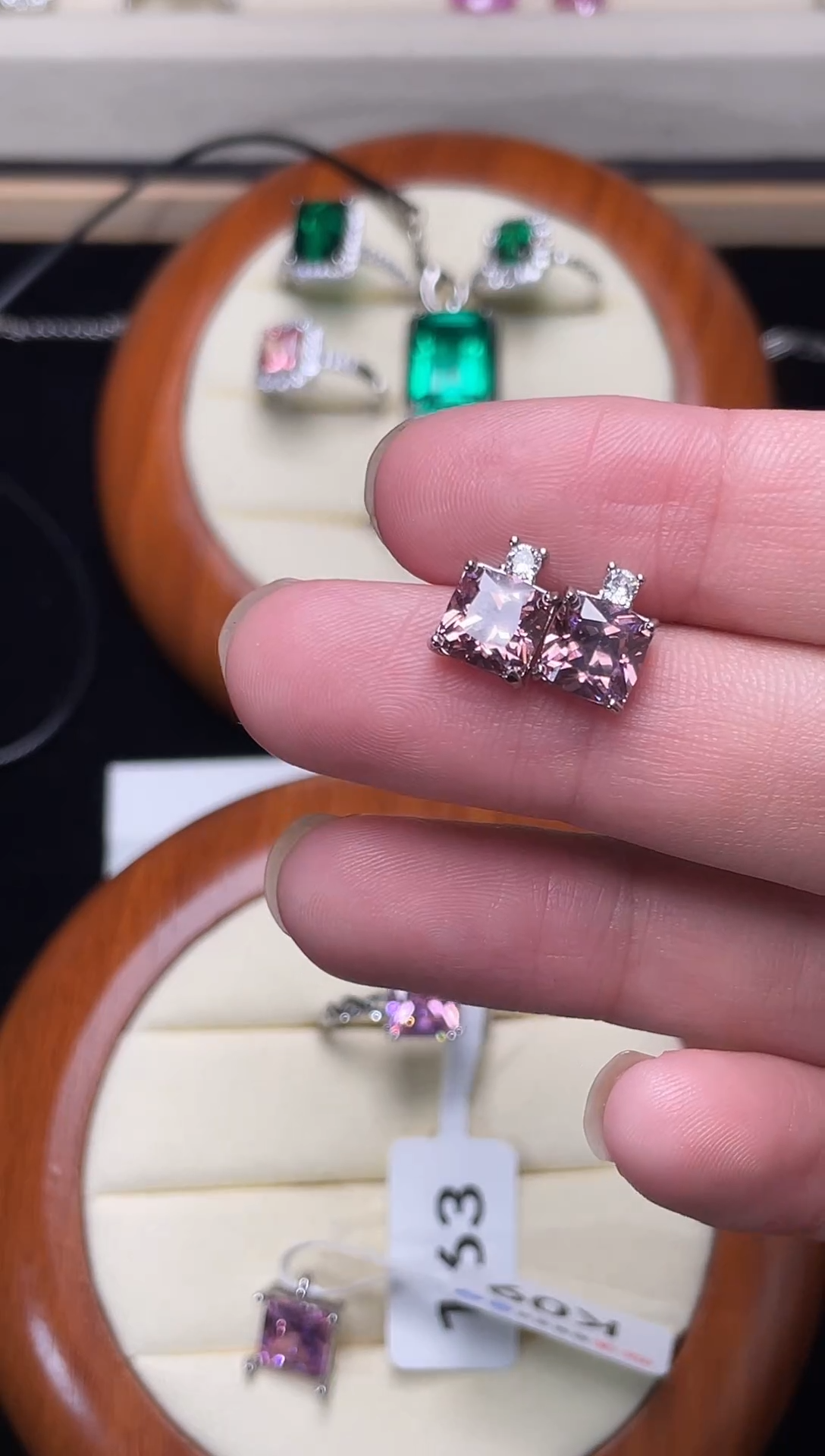 合金耳饰合成钻石粉宝耳钉