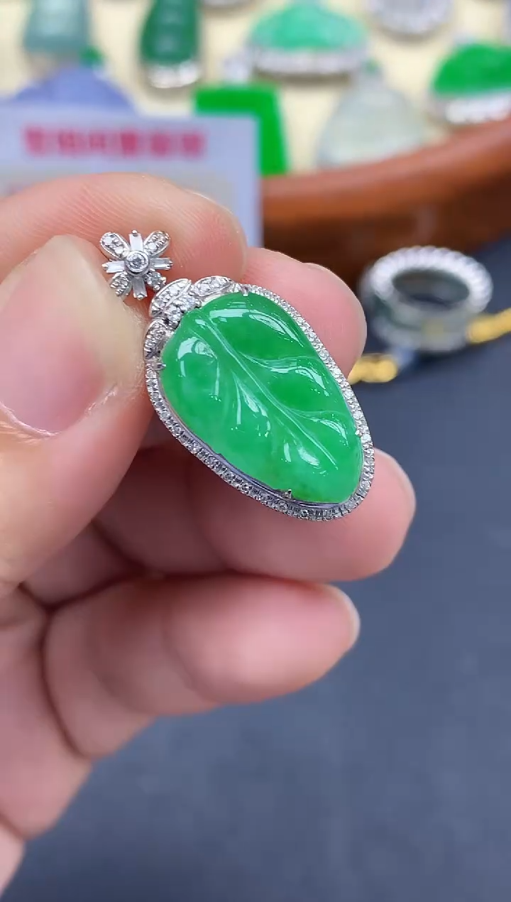 颈饰18K金镶嵌翡翠423-中国好珍宝