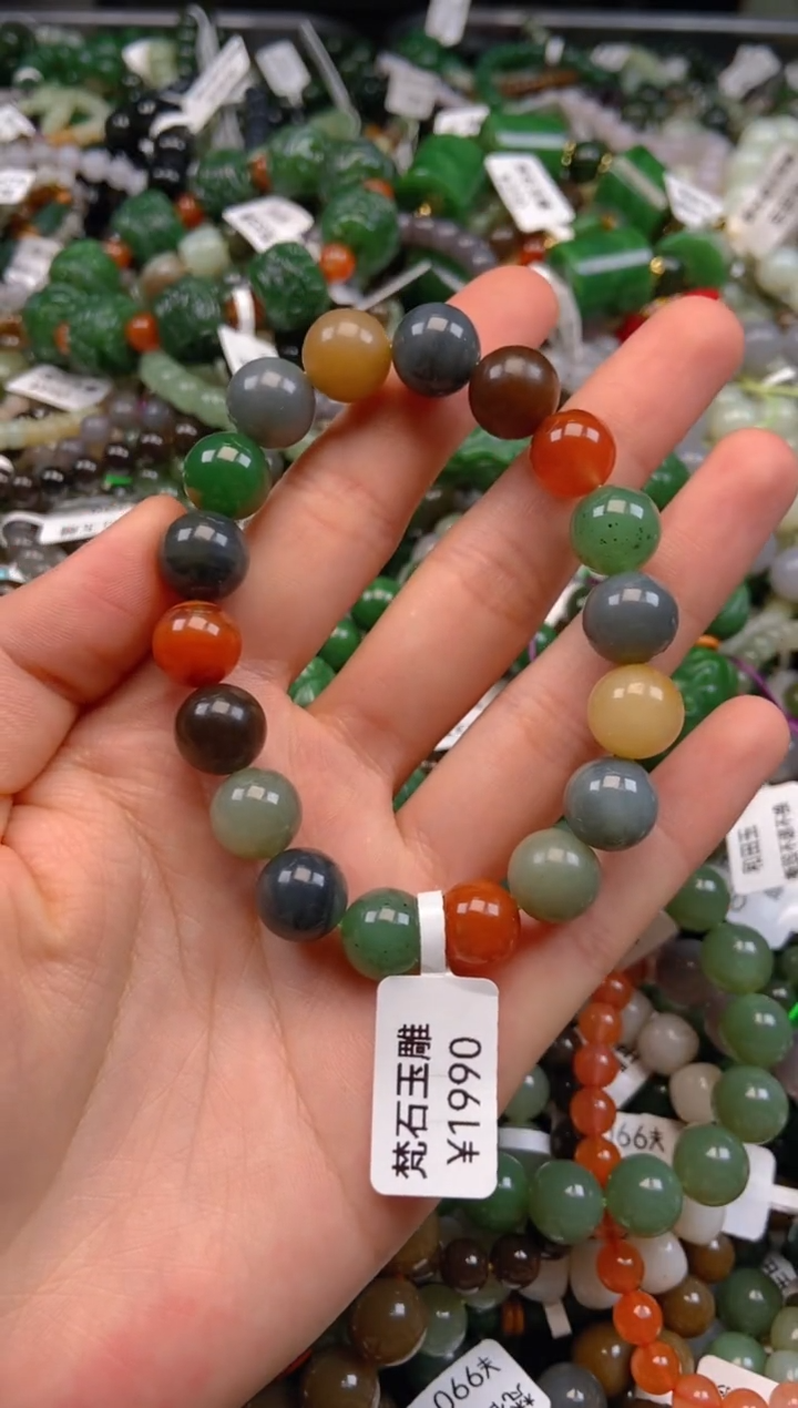 和田玉未镶嵌颈饰1