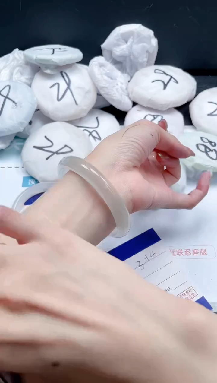 【闪购商品】石英质玉手镯未镶嵌12J314-60